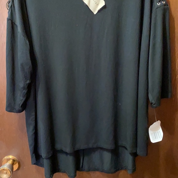 Top - Picture 2 of 7